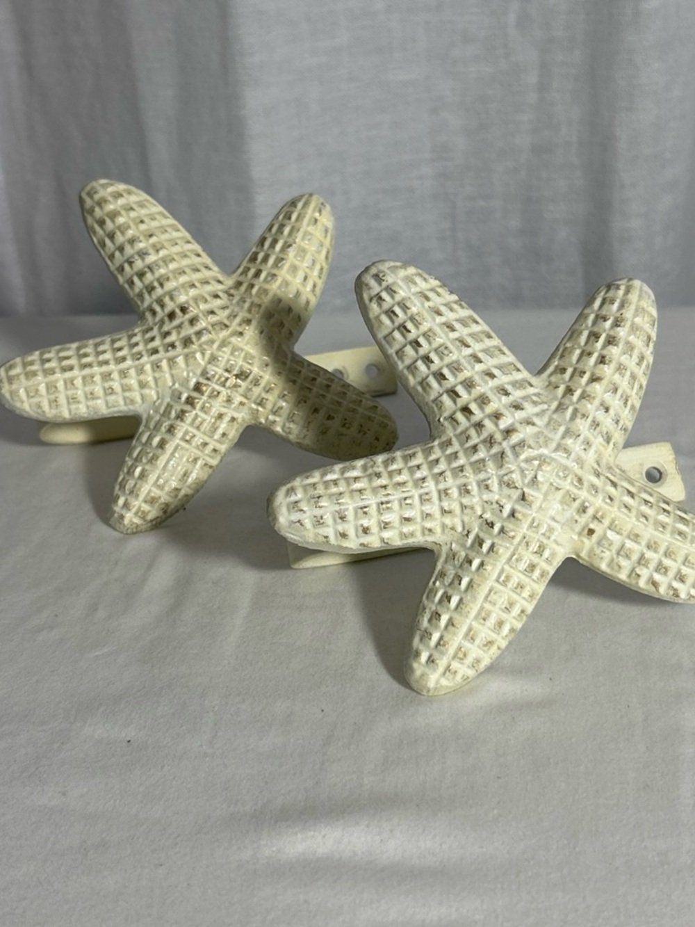 Set of 2 Decorative White Starfish Wall Hooks